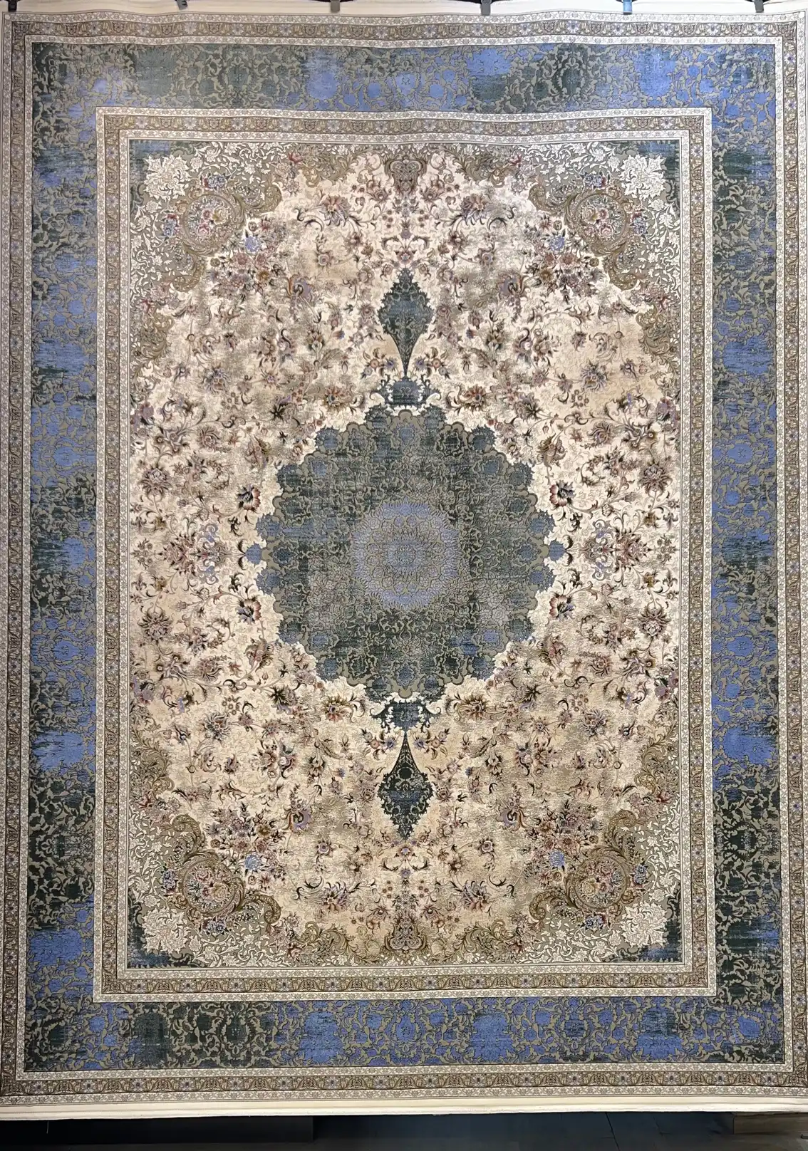 فرش ماشینی نقش افشان 1200شانه تراکم 3600 - 12متری کد 423